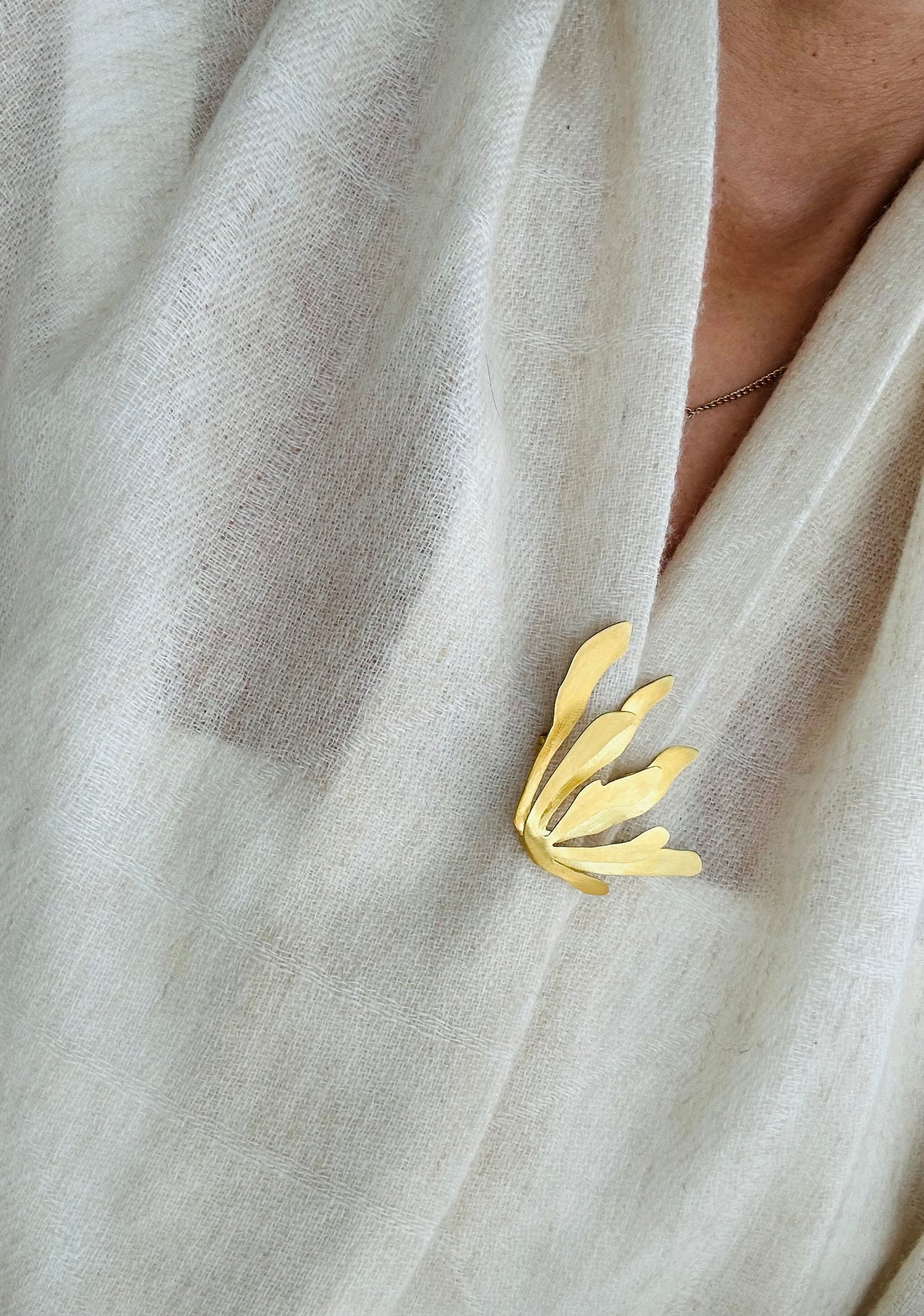 Floral Whispers - 18K Gold Brooch