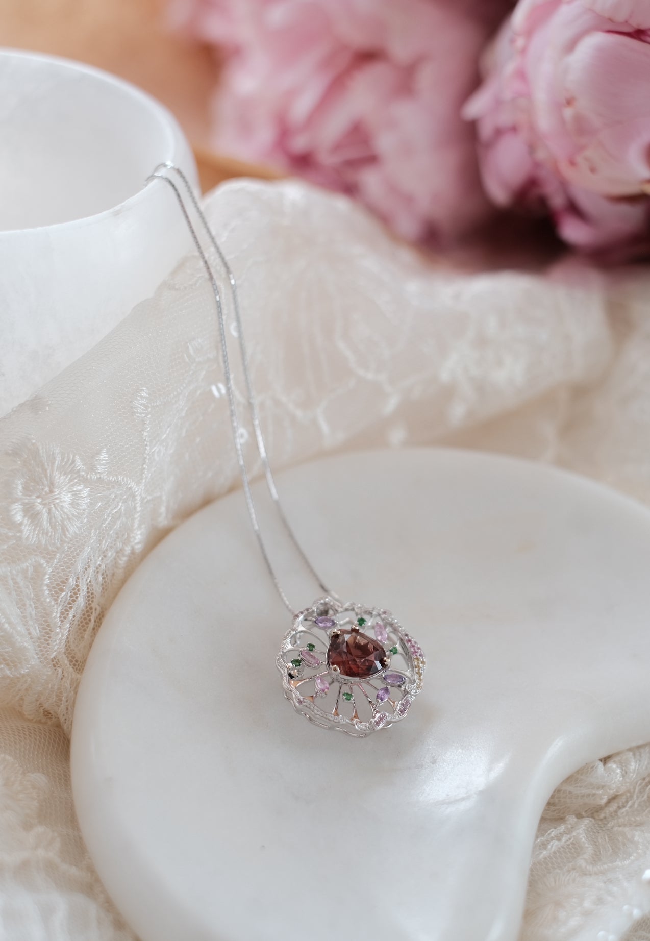 The Lotus Pendant / Brooch