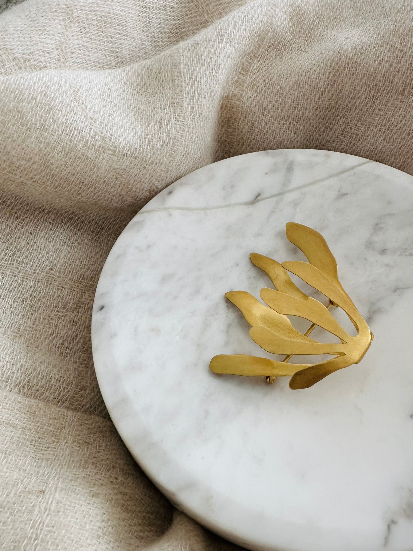 Floral Whispers - 18K Gold Brooch