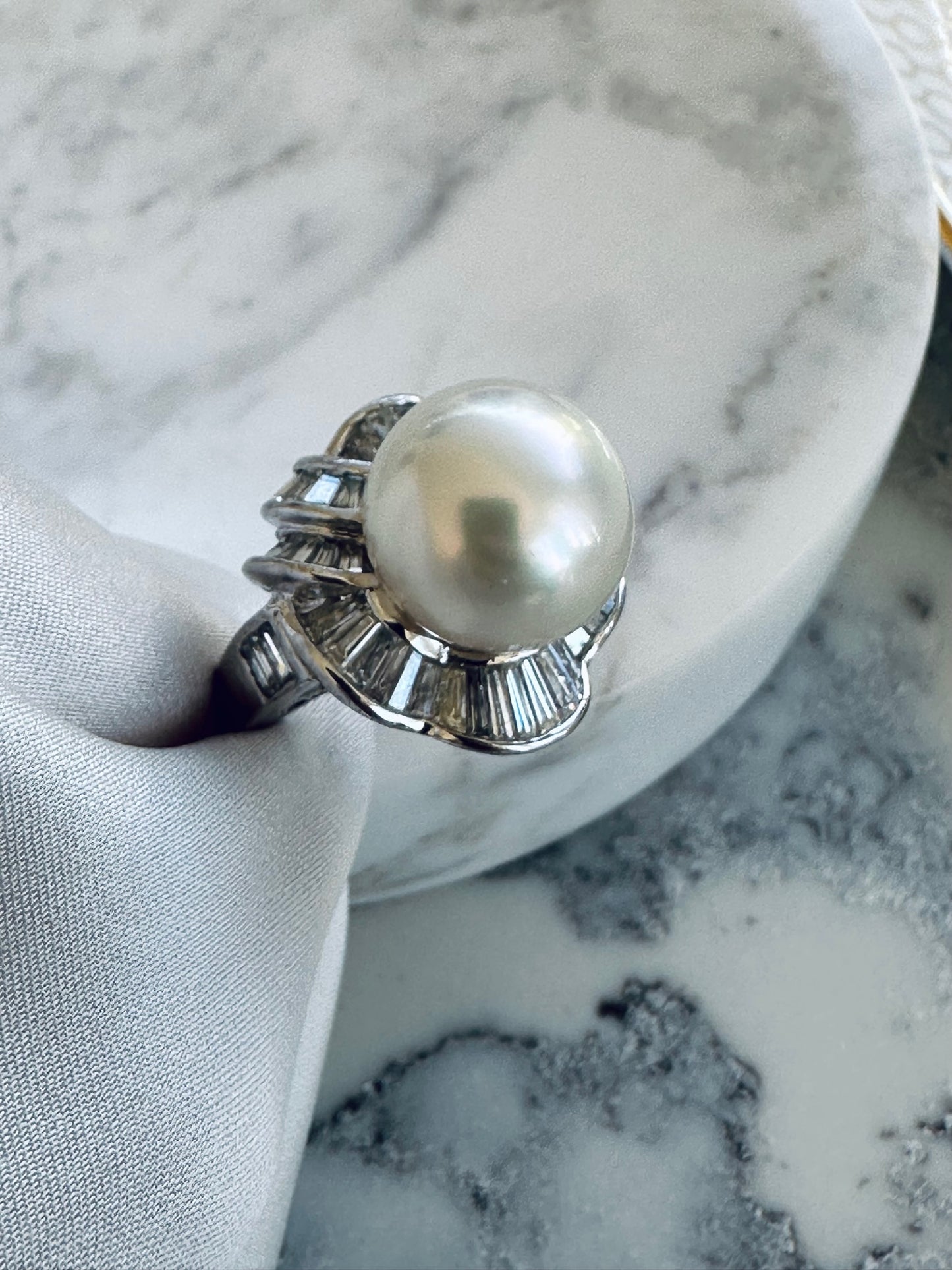 White South Sea Pearl Diamond Ring