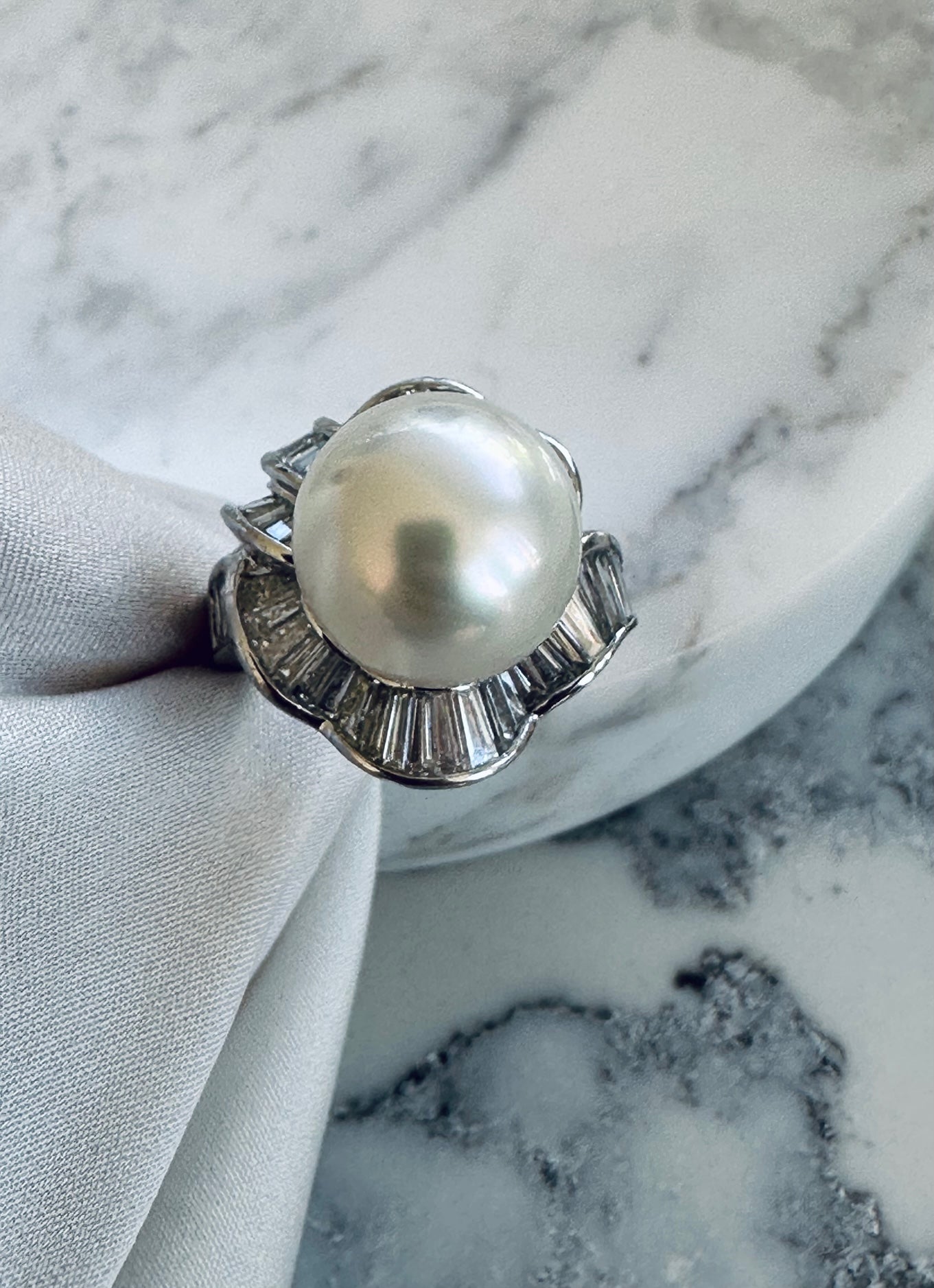 White South Sea Pearl Diamond Ring