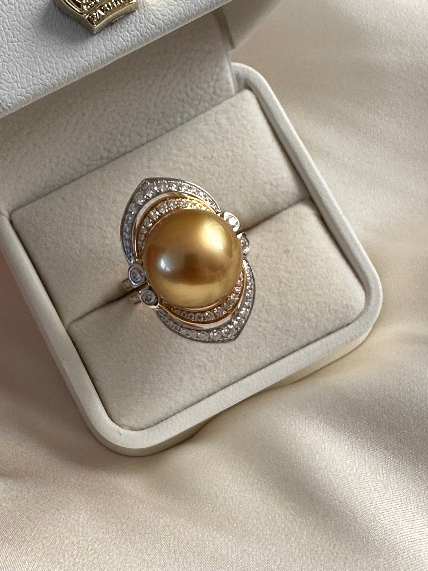 Golden South Sea Pearl Diamond Ring