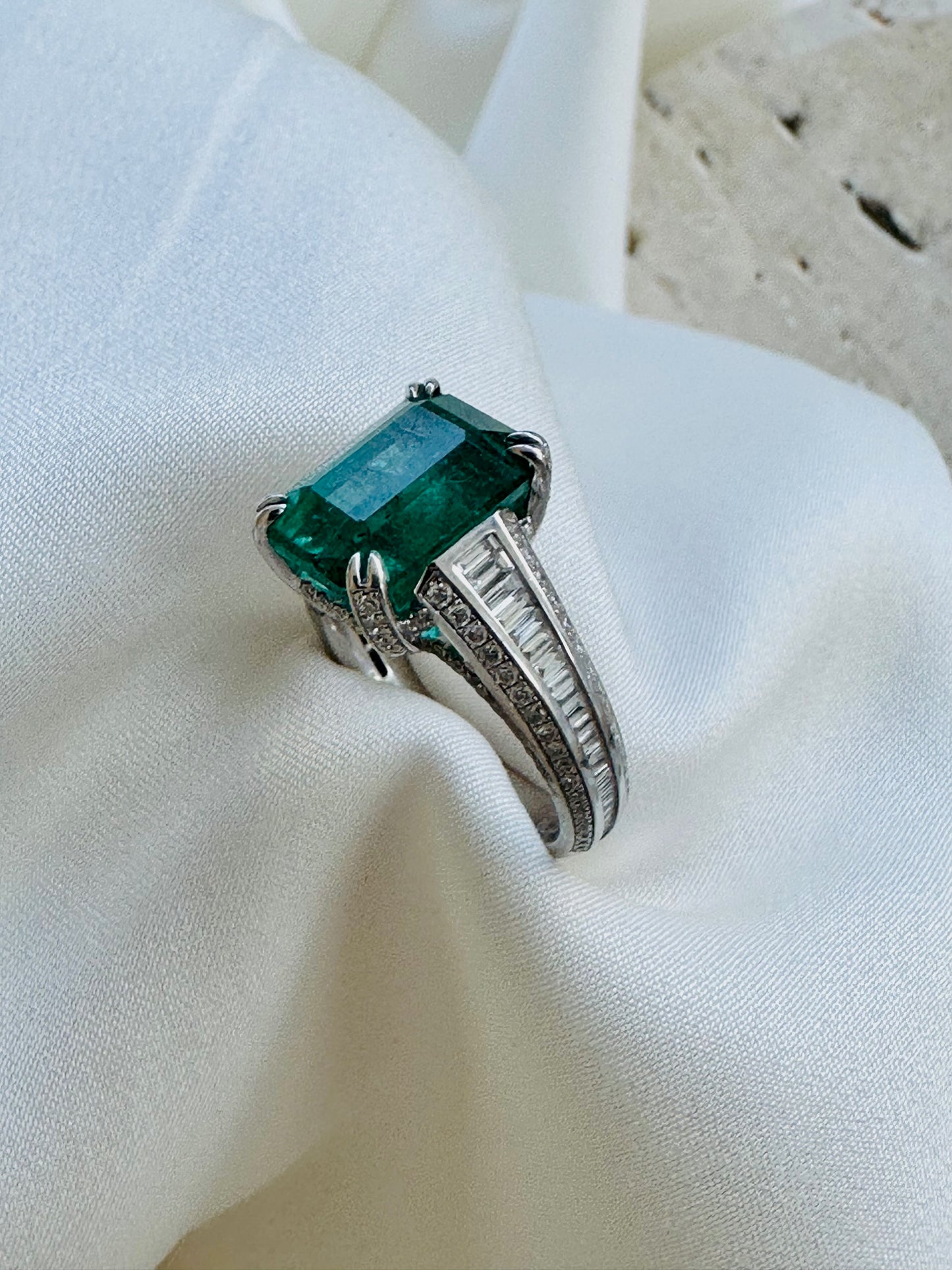 Emerald Diamond Ring