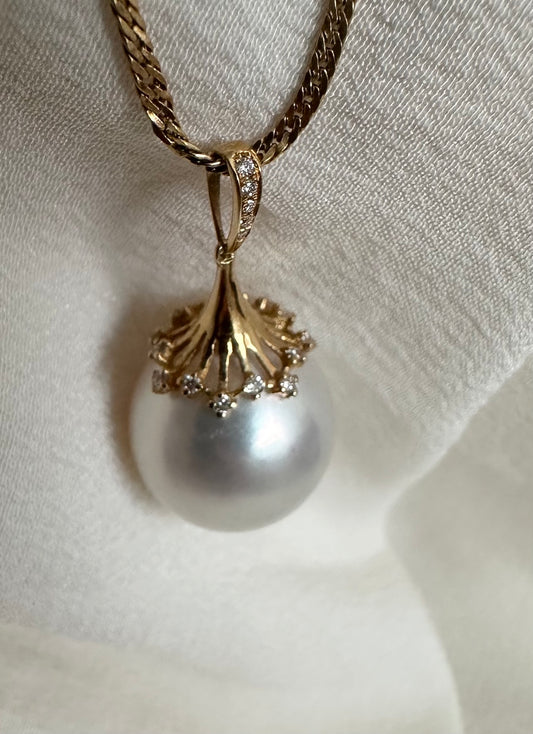 18k Yellow Gold Diamond White Southsea Pearl Pendant