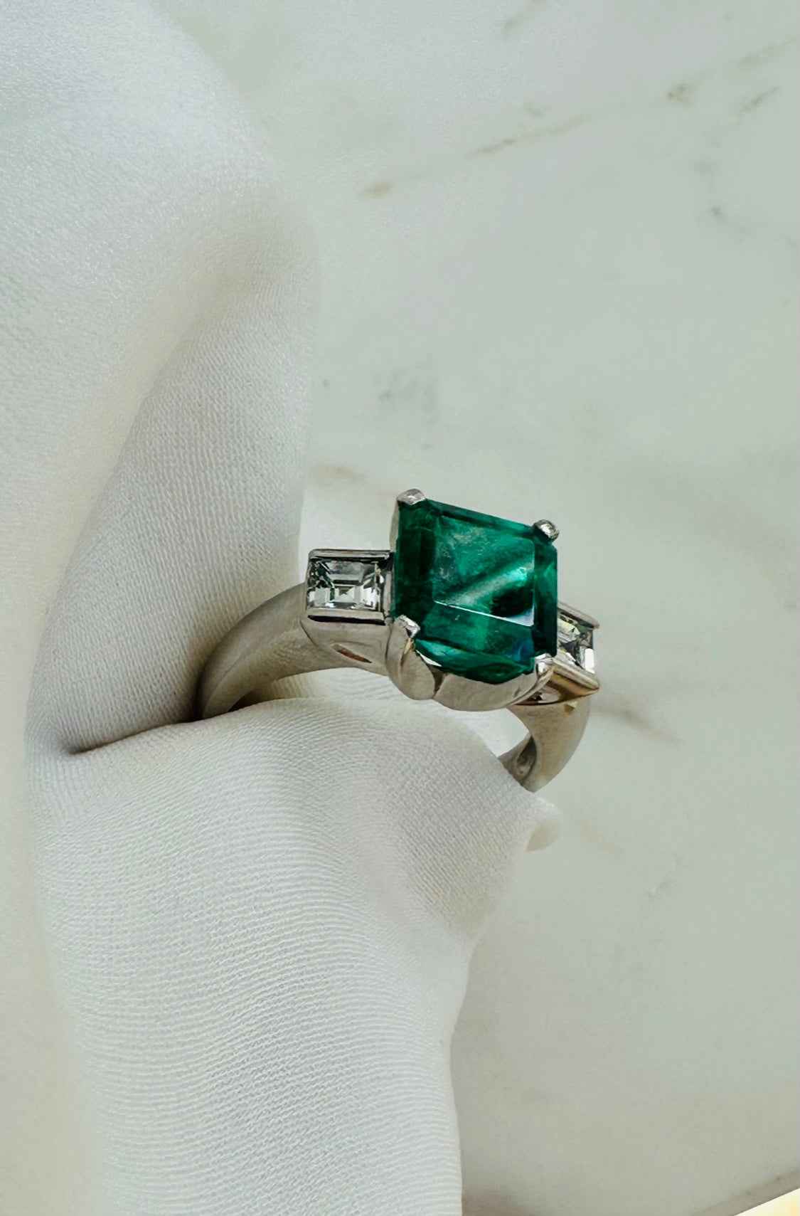 Colombian Emerald and Diamond Ring