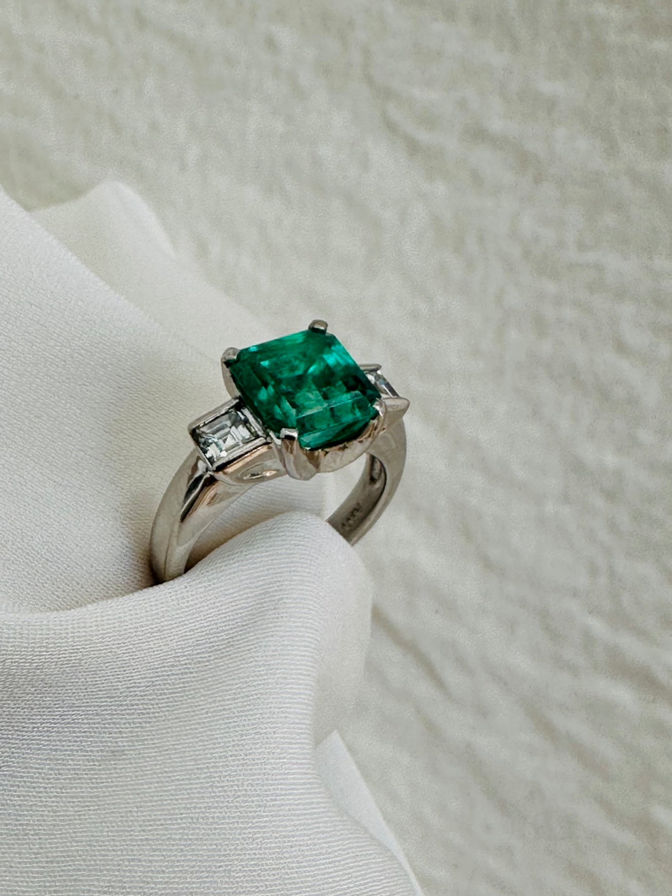 Colombian Emerald and Diamond Ring