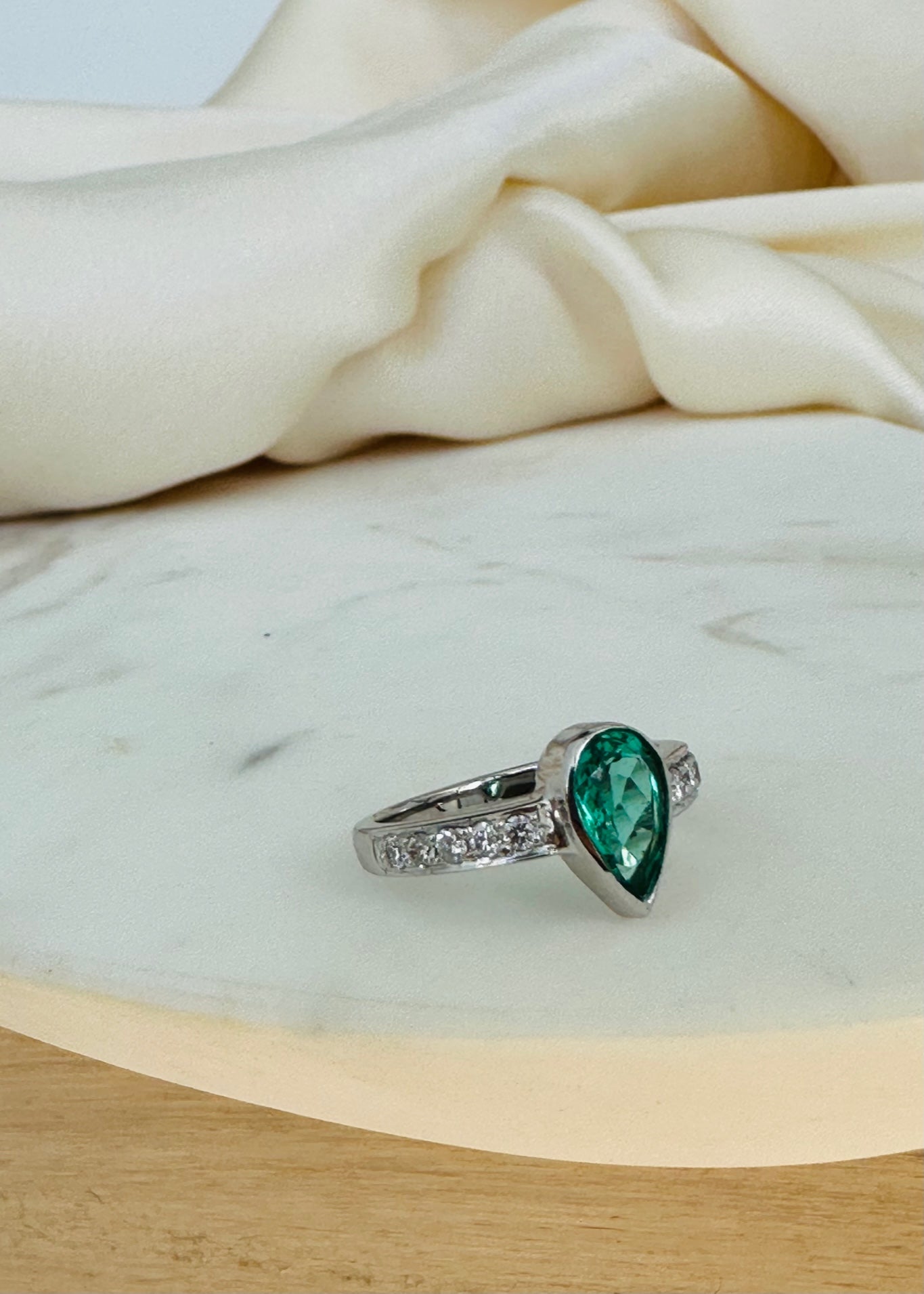 Colombian Emerald and Diamond Ring