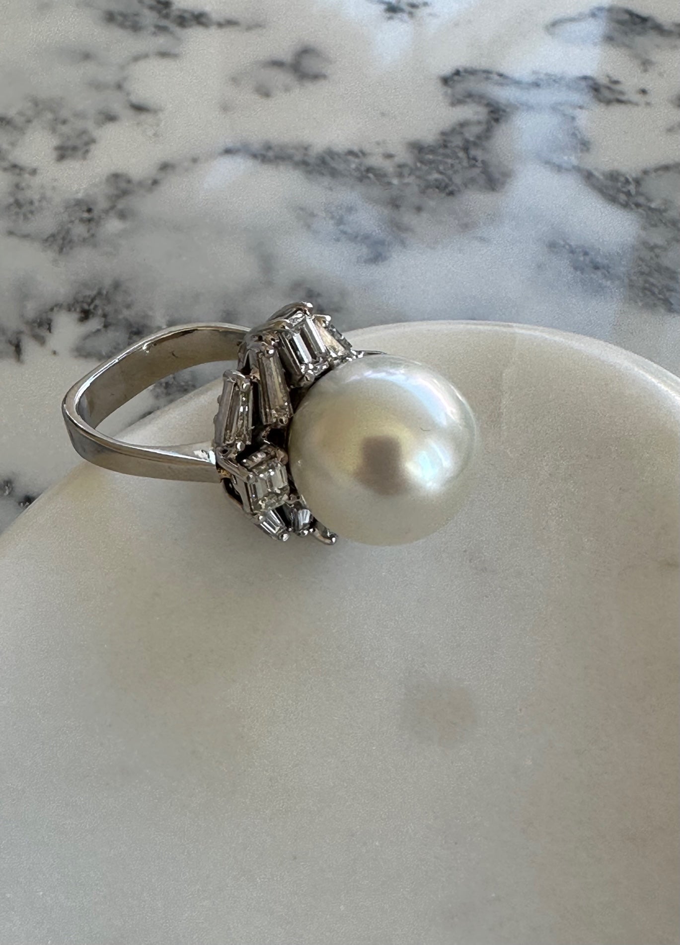 White South Sea Pearl and Diamond Ring