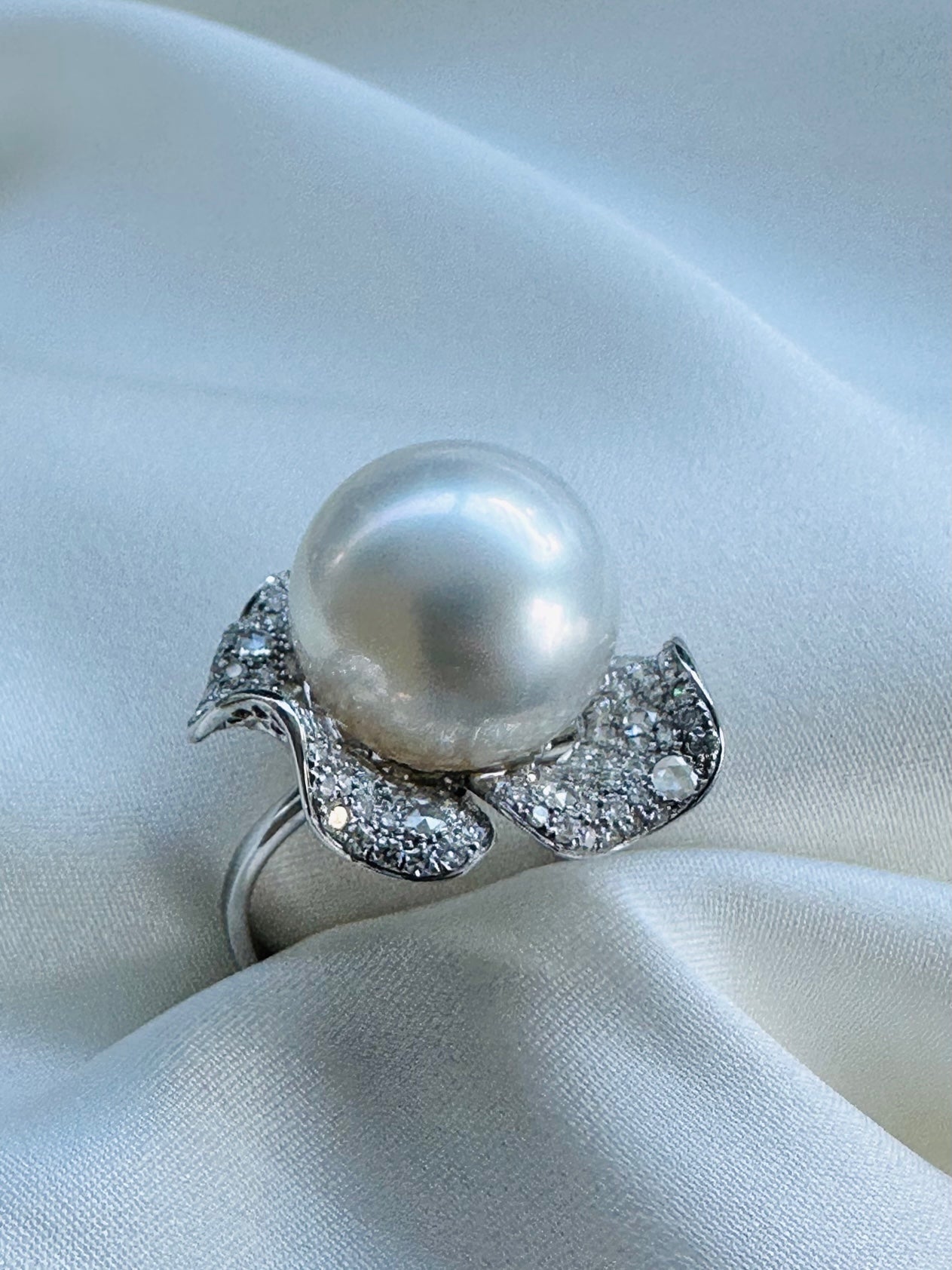 Garden of the Sea - White South Sea Pearl Diamond Ring