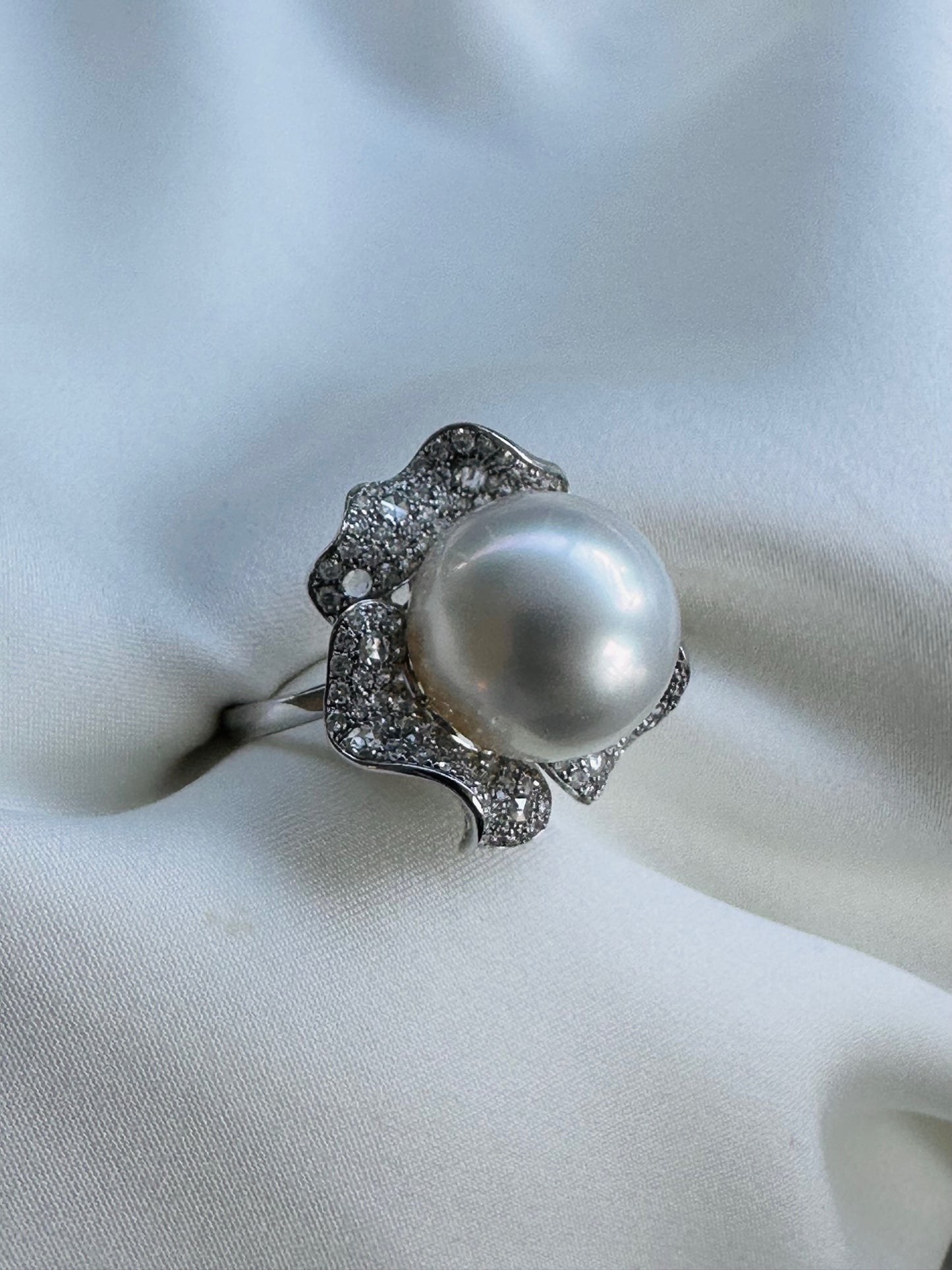 Garden of the Sea - White South Sea Pearl Diamond Ring