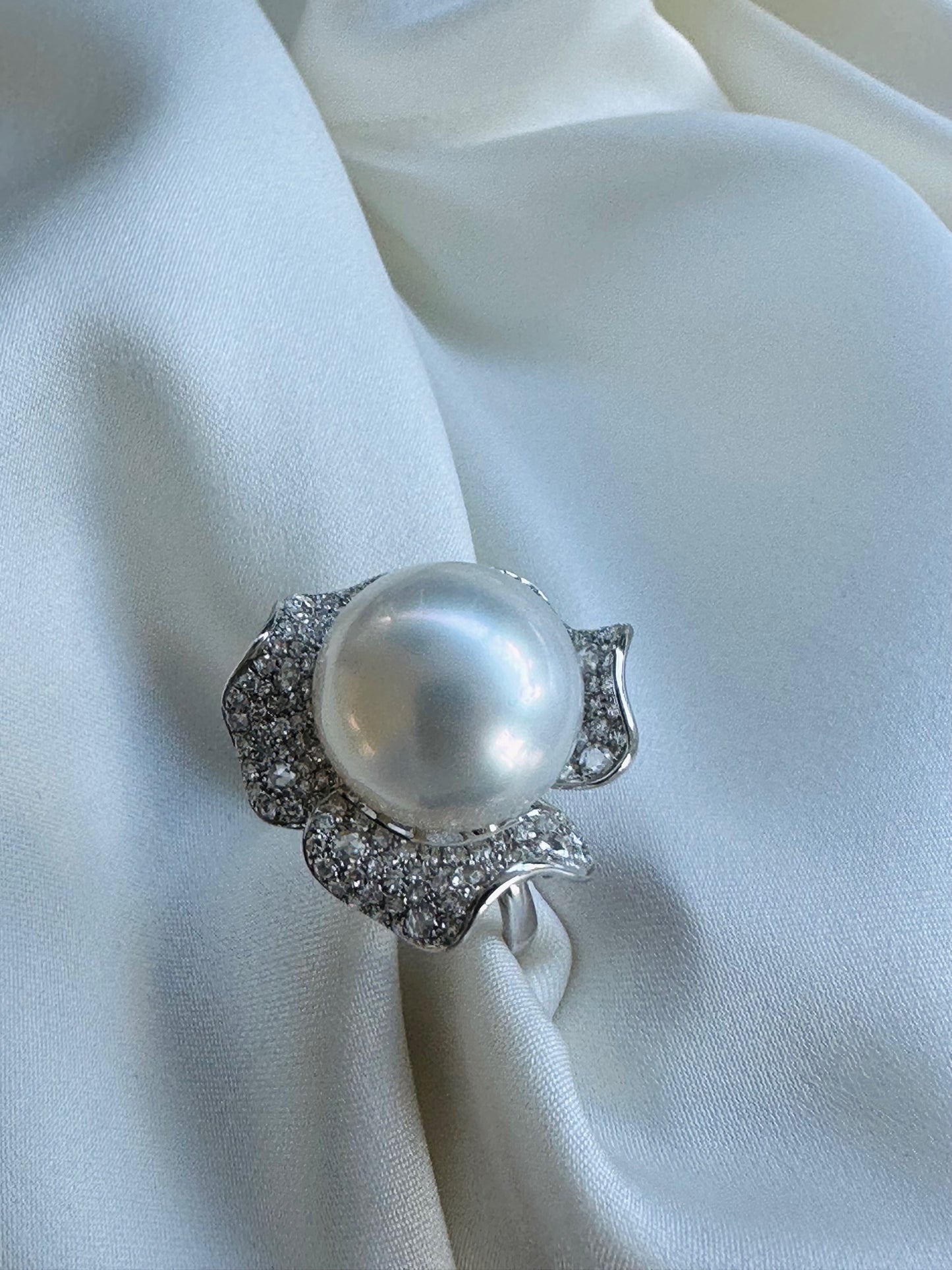 Garden of the Sea - White South Sea Pearl Diamond Ring