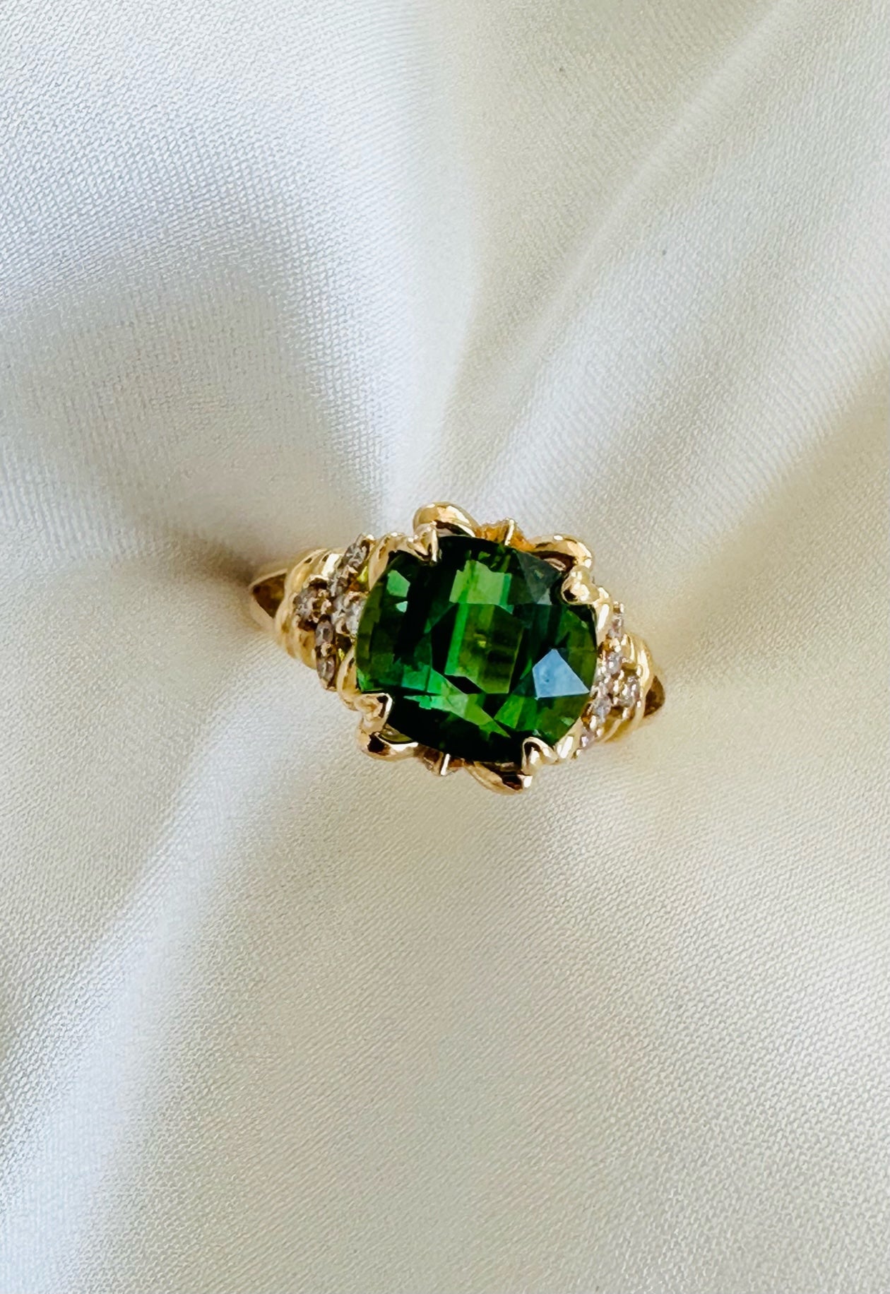 ﻿Green Tourmaline Diamond Ring