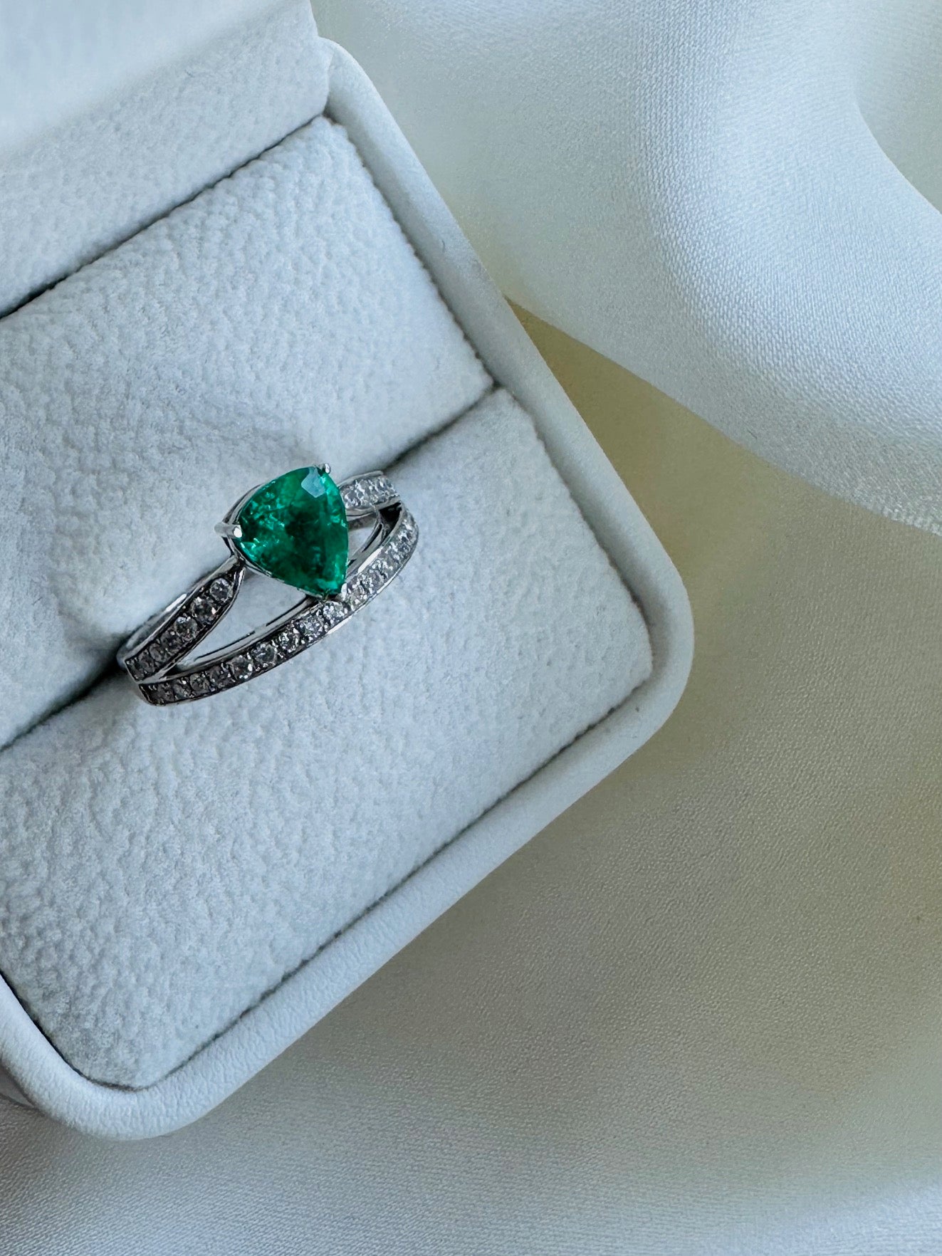 Emerald Diamond Ring